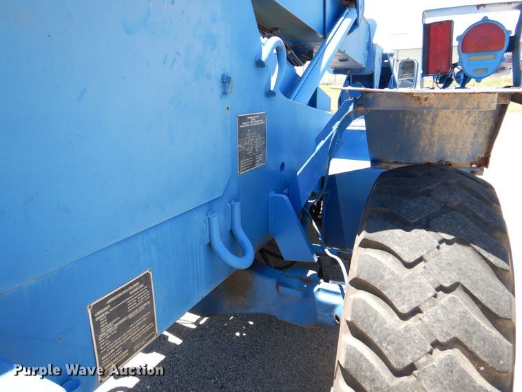 image for item HB9757 1992 SkyTrak 6000M  telehandler