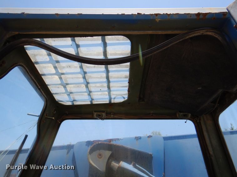 image for item HB9757 1992 SkyTrak 6000M  telehandler