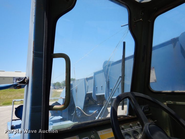 image for item HB9757 1992 SkyTrak 6000M  telehandler