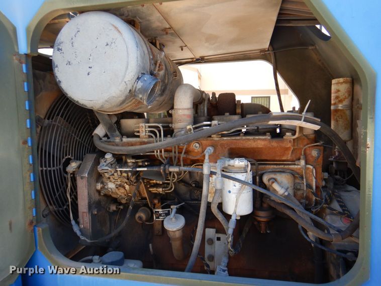 image for item HB9757 1992 SkyTrak 6000M  telehandler