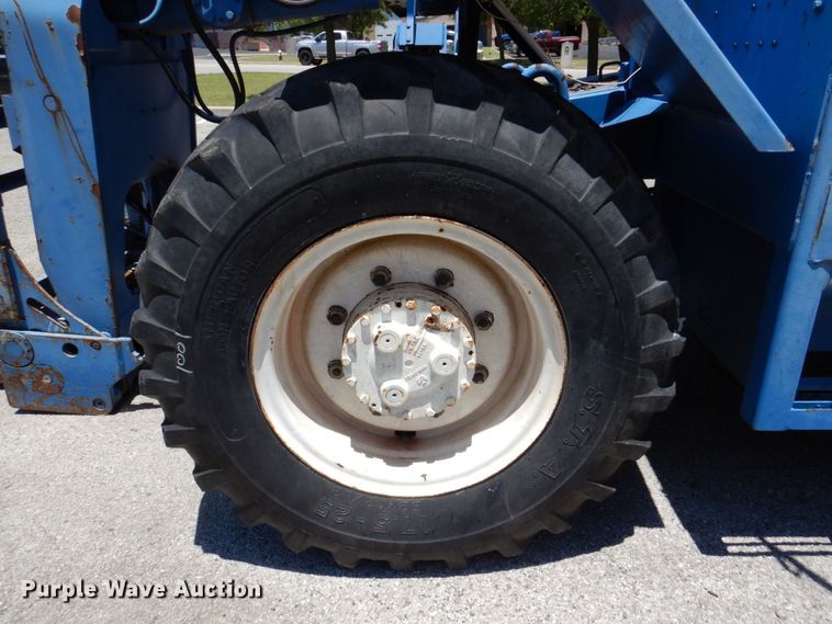 image for item HB9757 1992 SkyTrak 6000M  telehandler