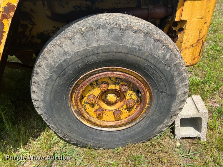 image for item HL9042 1971 Champ CB70  forklift
