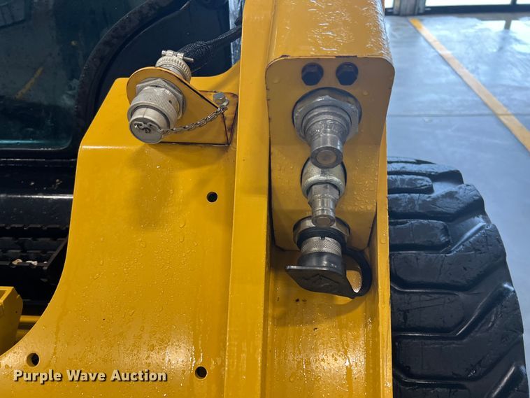 image for item HL9079 2018 Caterpillar 272D2  skid steer loader