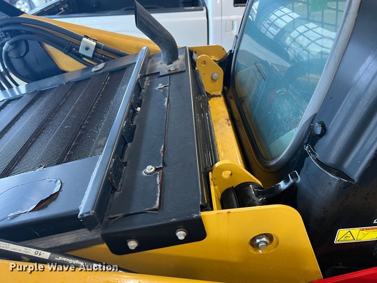 image for item HL9079 2018 Caterpillar 272D2  skid steer loader