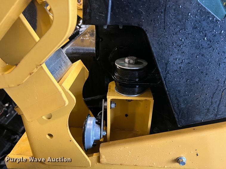 image for item HL9079 2018 Caterpillar 272D2  skid steer loader