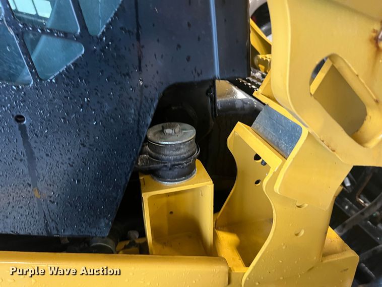 image for item HL9079 2018 Caterpillar 272D2  skid steer loader