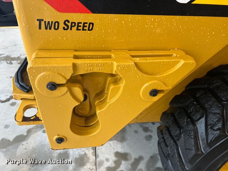 image for item HL9079 2018 Caterpillar 272D2  skid steer loader