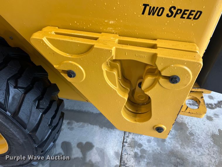 image for item HL9079 2018 Caterpillar 272D2  skid steer loader