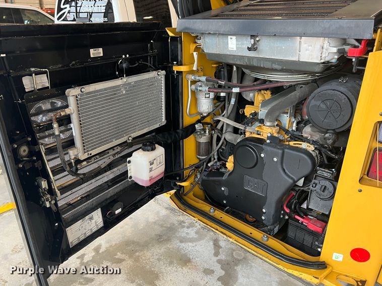 image for item HL9079 2018 Caterpillar 272D2  skid steer loader