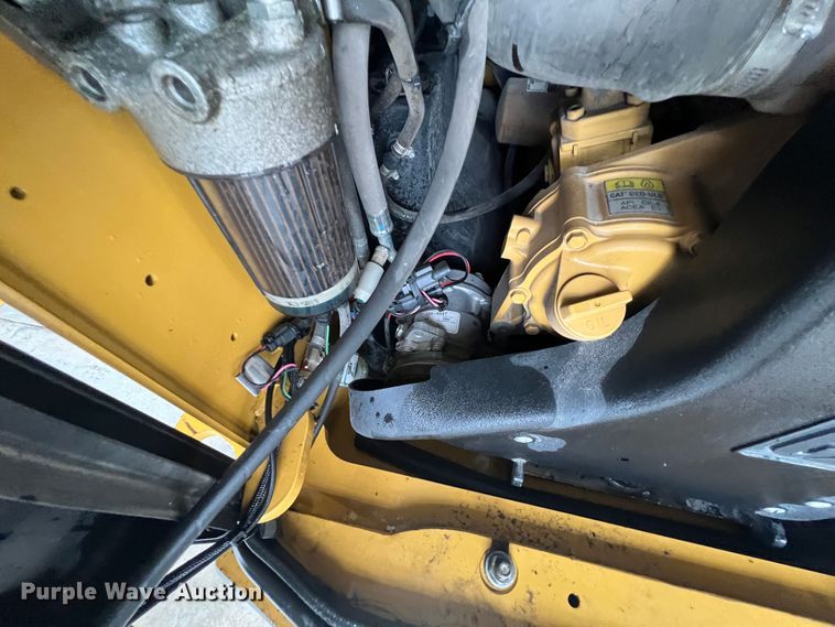 image for item HL9079 2018 Caterpillar 272D2  skid steer loader