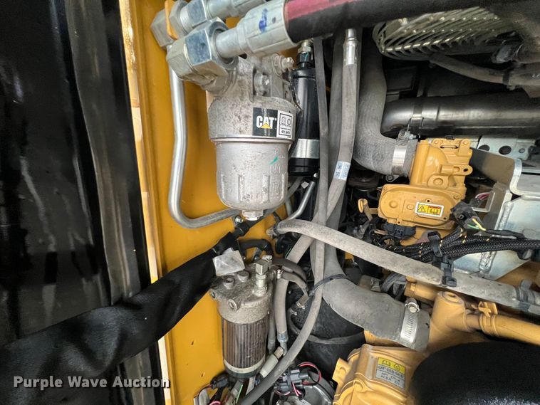 image for item HL9079 2018 Caterpillar 272D2  skid steer loader