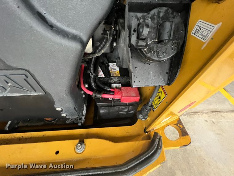 image for item HL9079 2018 Caterpillar 272D2  skid steer loader