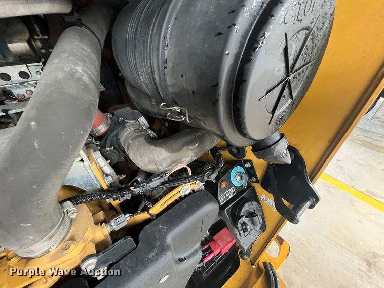 image for item HL9079 2018 Caterpillar 272D2  skid steer loader