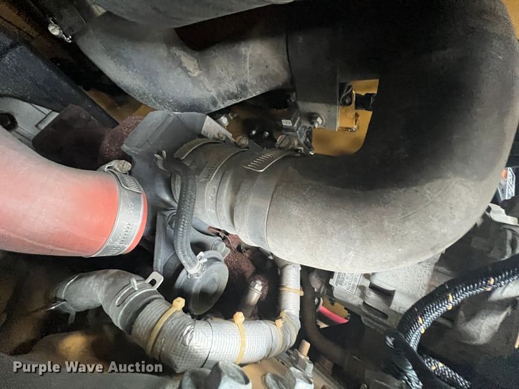 image for item HL9079 2018 Caterpillar 272D2  skid steer loader