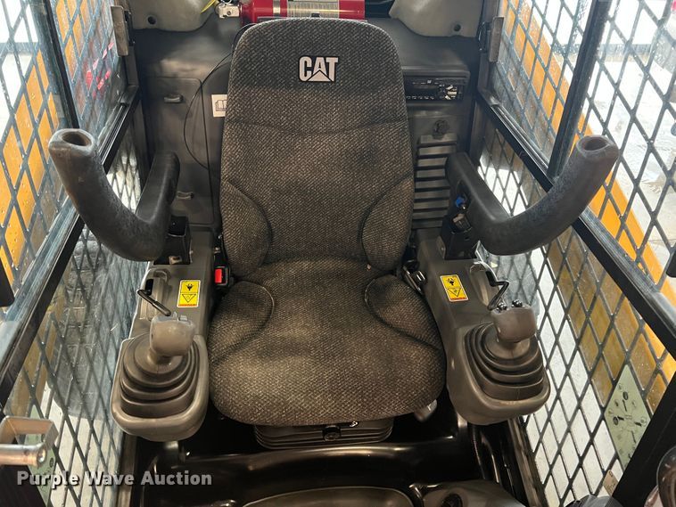 image for item HL9079 2018 Caterpillar 272D2  skid steer loader