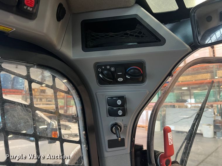 image for item HL9079 2018 Caterpillar 272D2  skid steer loader