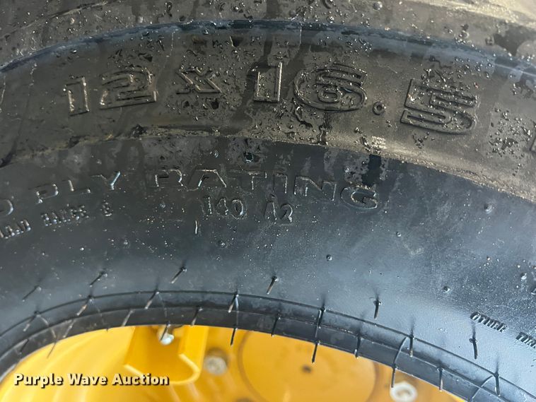 image for item HL9079 2018 Caterpillar 272D2  skid steer loader