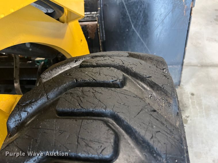 image for item HL9079 2018 Caterpillar 272D2  skid steer loader