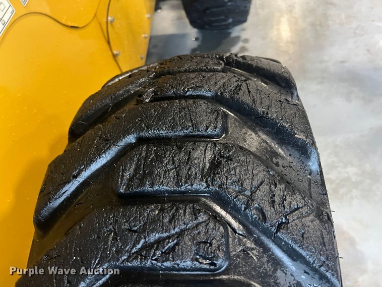 image for item HL9079 2018 Caterpillar 272D2  skid steer loader