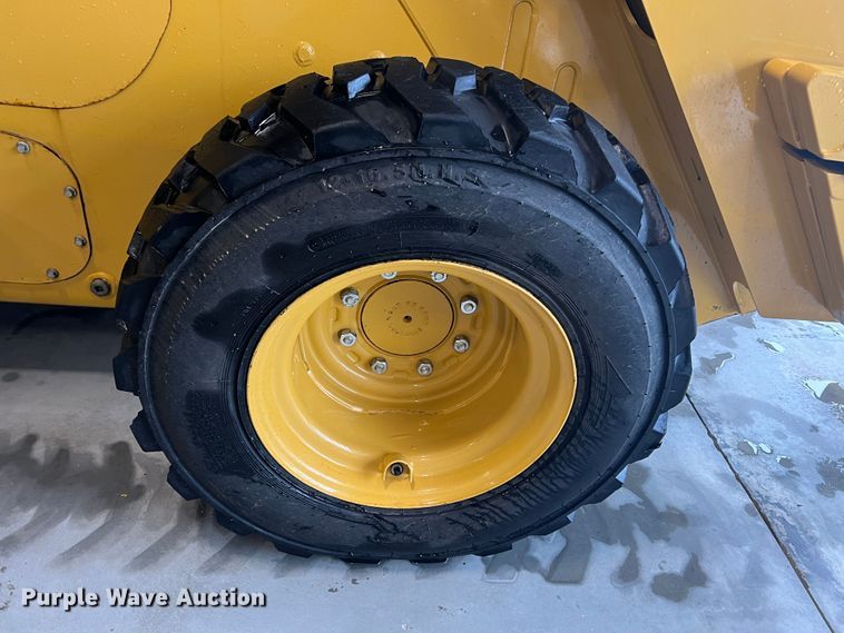 image for item HL9079 2018 Caterpillar 272D2  skid steer loader