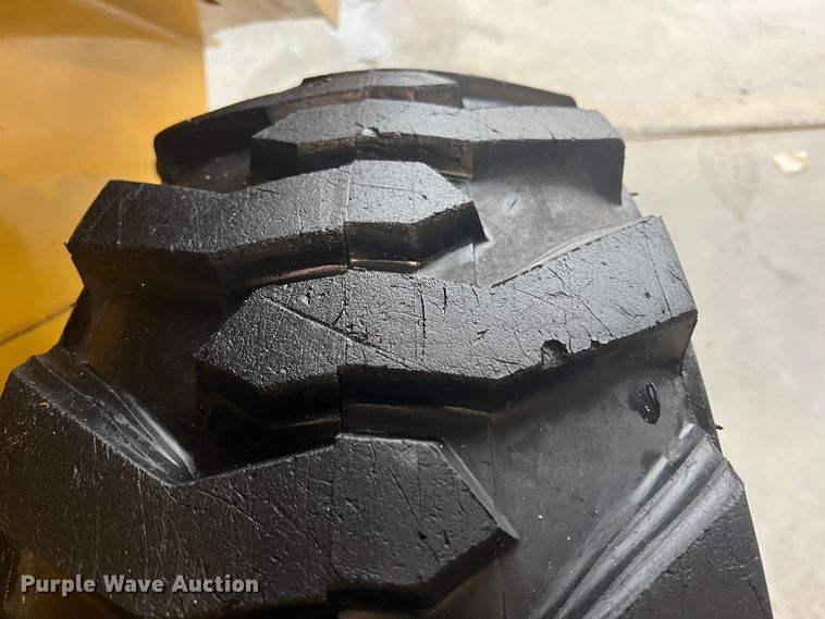 image for item HL9079 2018 Caterpillar 272D2  skid steer loader