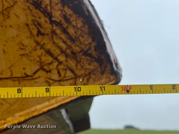 image for item HL9086 1995 Bell B25B  haul truck