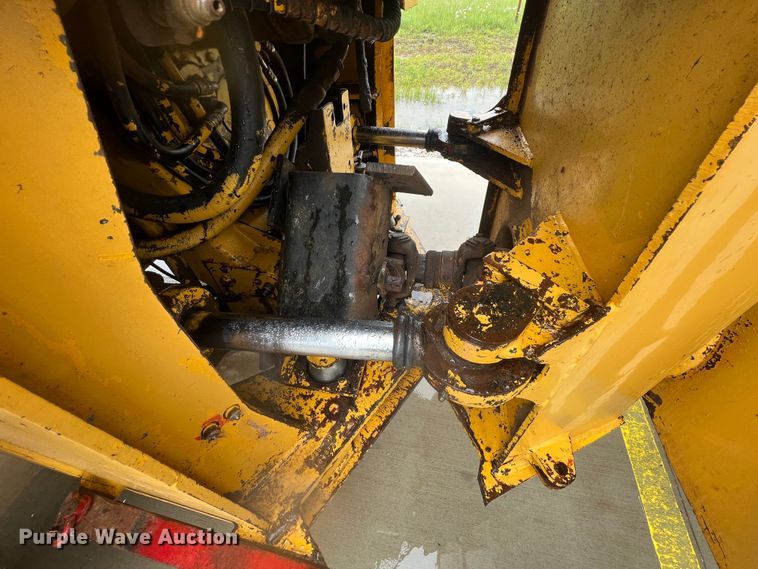 image for item HL9086 1995 Bell B25B  haul truck