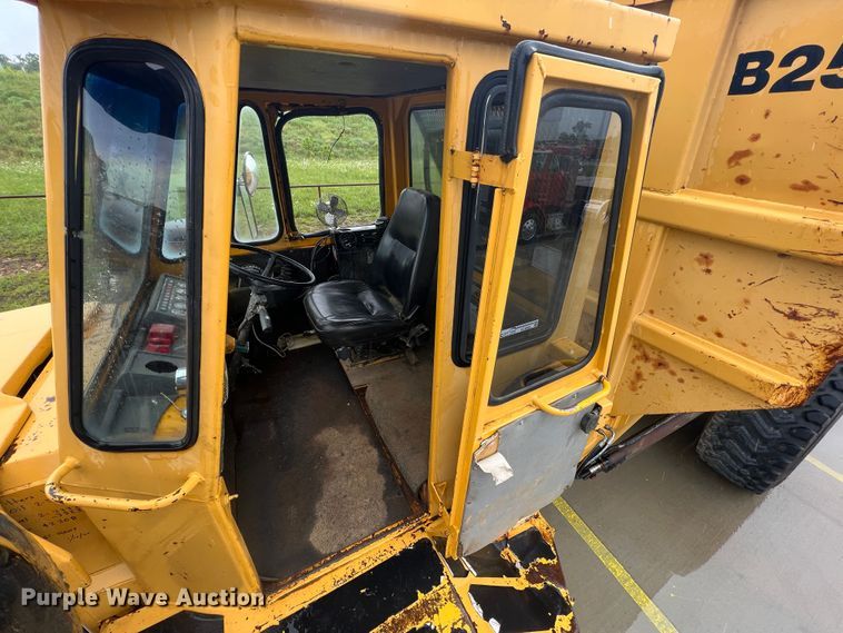 image for item HL9086 1995 Bell B25B  haul truck