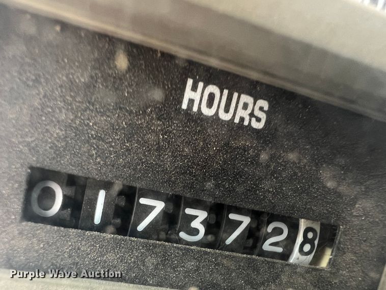 image for item HL9095 1995 International 4900  digger derrick truck