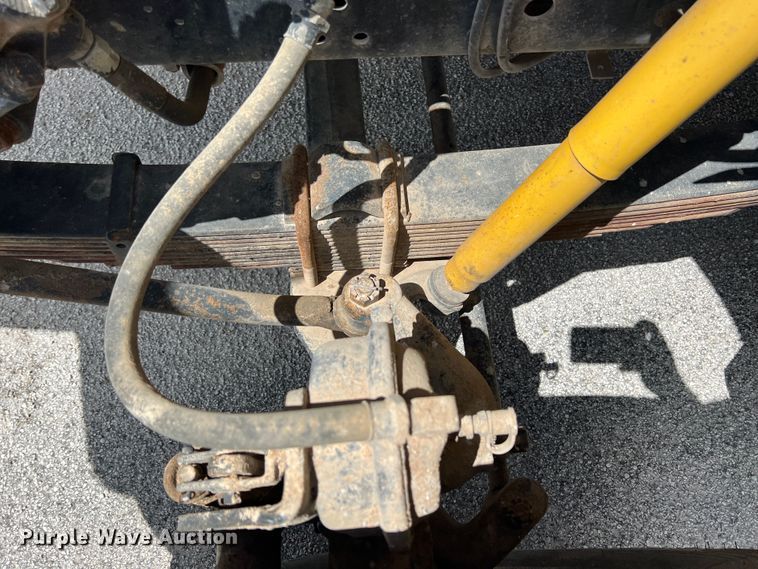 image for item HL9095 1995 International 4900  digger derrick truck