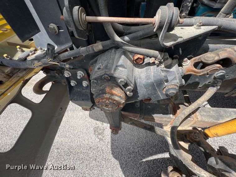 image for item HL9095 1995 International 4900  digger derrick truck