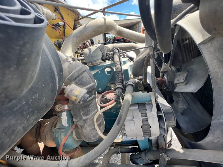 image for item HL9095 1995 International 4900  digger derrick truck