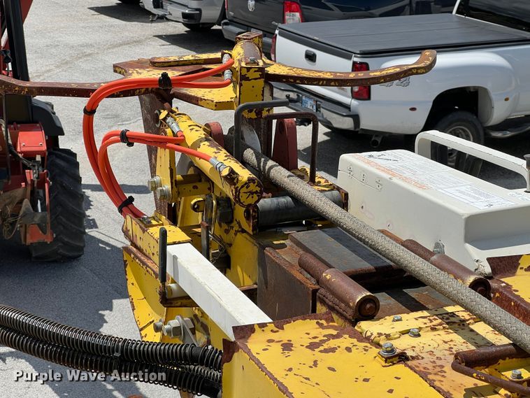 image for item HL9095 1995 International 4900  digger derrick truck