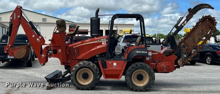 image for item HL9097 2007 Ditch Witch RT95  trencher