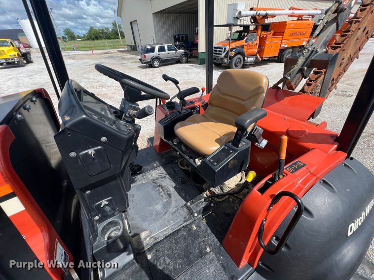 image for item HL9097 2007 Ditch Witch RT95  trencher