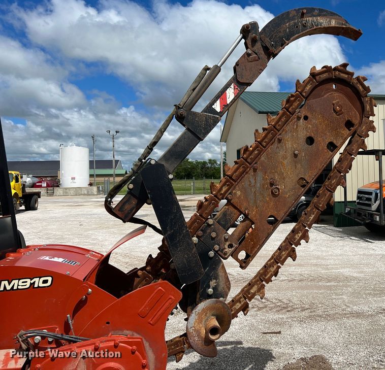 image for item HL9097 2007 Ditch Witch RT95  trencher