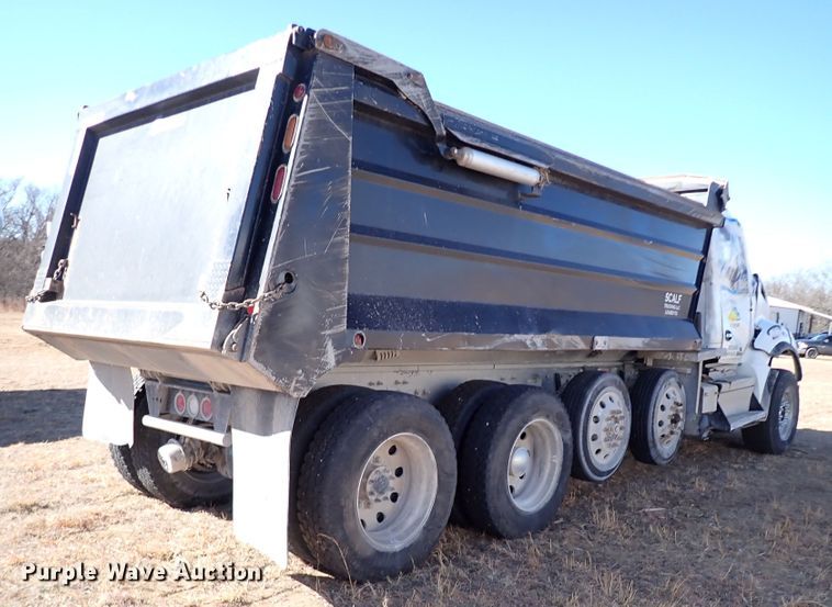 image for item IS9465 2020 Kenworth T880  dump truck