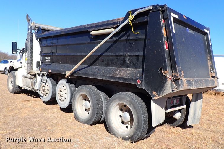 image for item IS9465 2020 Kenworth T880  dump truck