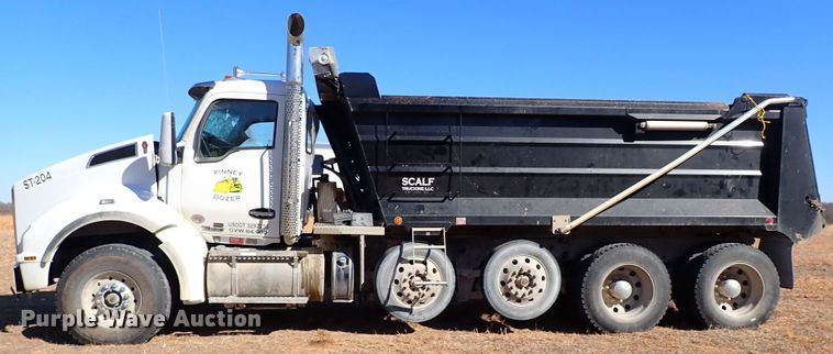 image for item IS9465 2020 Kenworth T880  dump truck