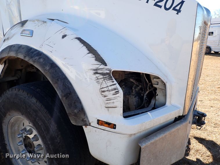 image for item IS9465 2020 Kenworth T880  dump truck