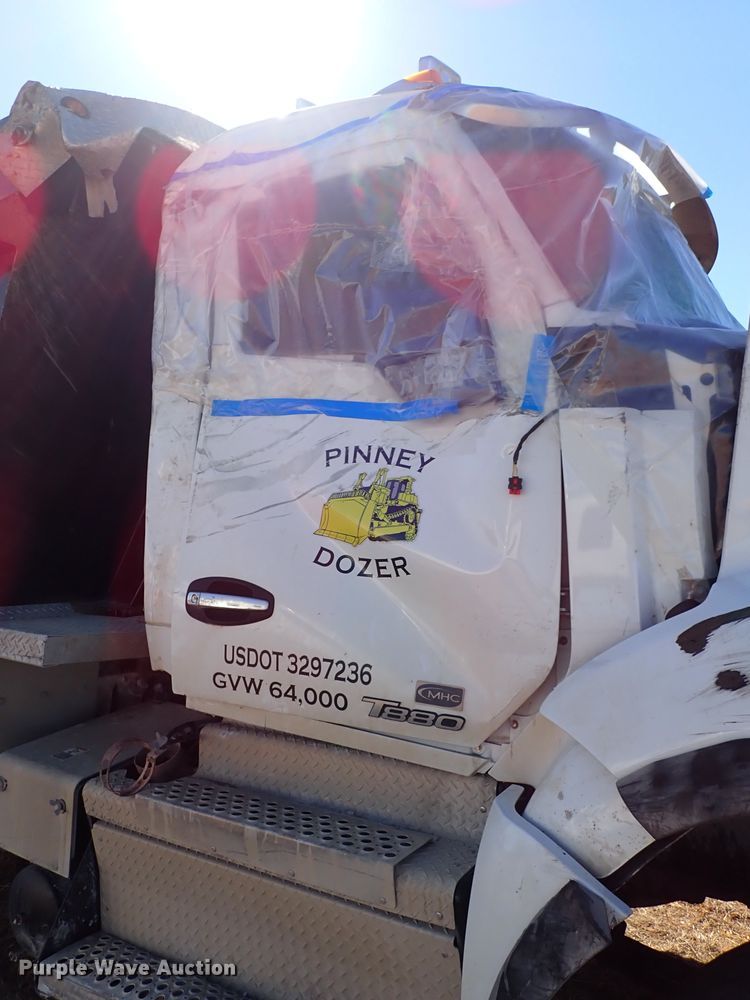 image for item IS9465 2020 Kenworth T880  dump truck