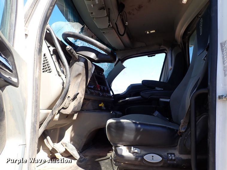 image for item IS9465 2020 Kenworth T880  dump truck