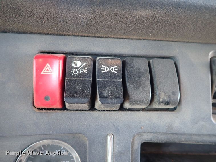 image for item IS9465 2020 Kenworth T880  dump truck