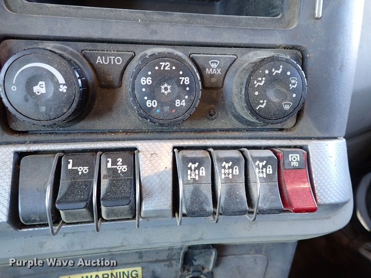 image for item IS9465 2020 Kenworth T880  dump truck