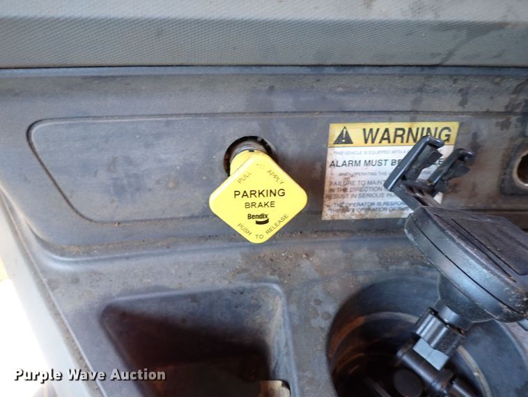 image for item IS9465 2020 Kenworth T880  dump truck