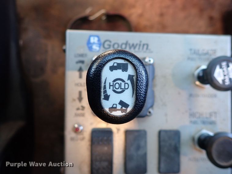 image for item IS9465 2020 Kenworth T880  dump truck