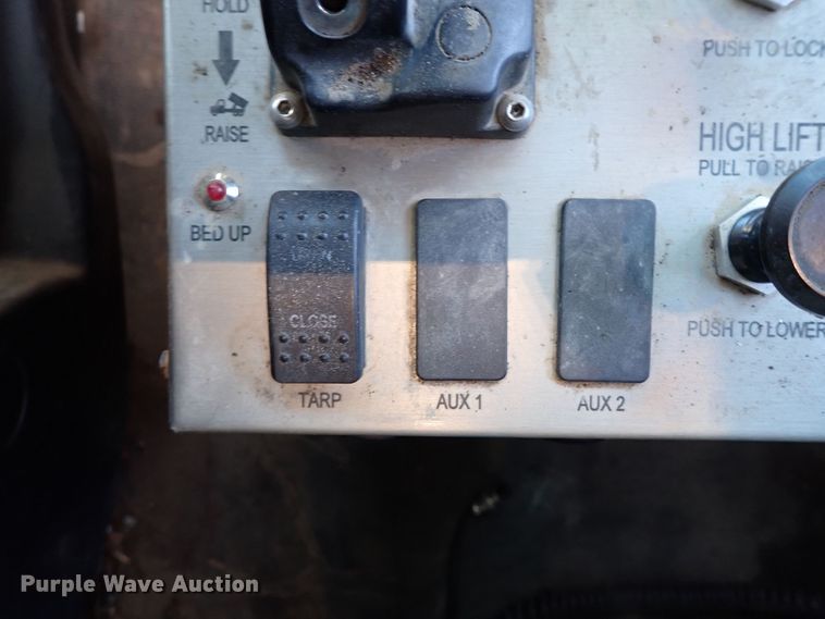 image for item IS9465 2020 Kenworth T880  dump truck