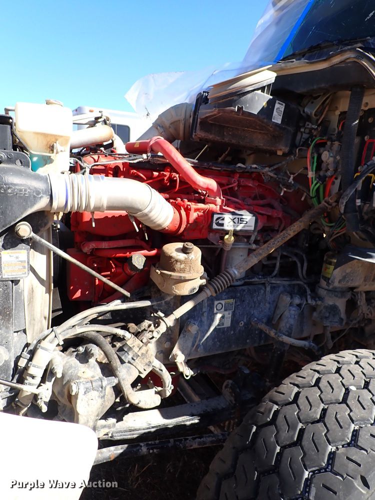 image for item IS9465 2020 Kenworth T880  dump truck