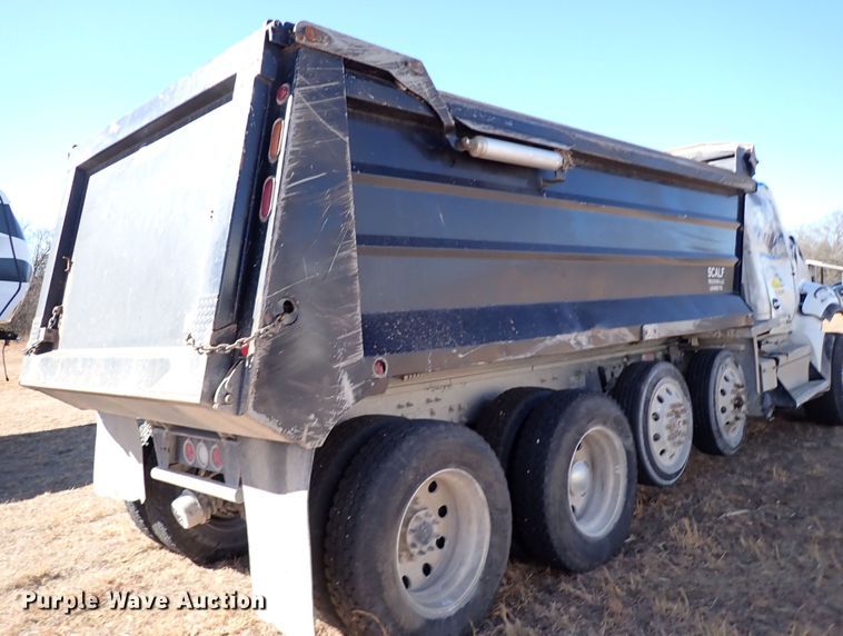 image for item IS9465 2020 Kenworth T880  dump truck