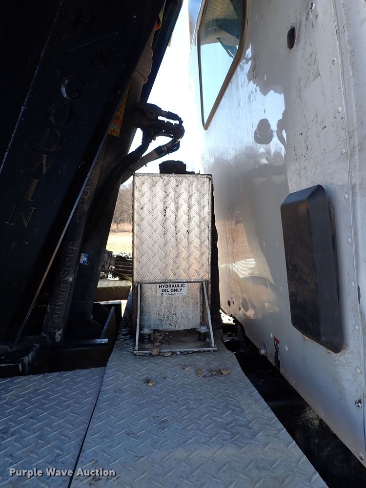 image for item IS9465 2020 Kenworth T880  dump truck